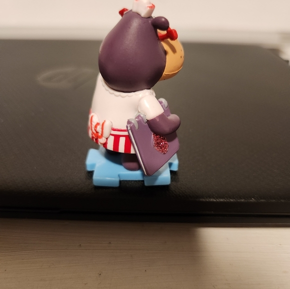 Disney's Doc McStuffins Hallie the Hippo PVC figure. - Picture 4 of 5